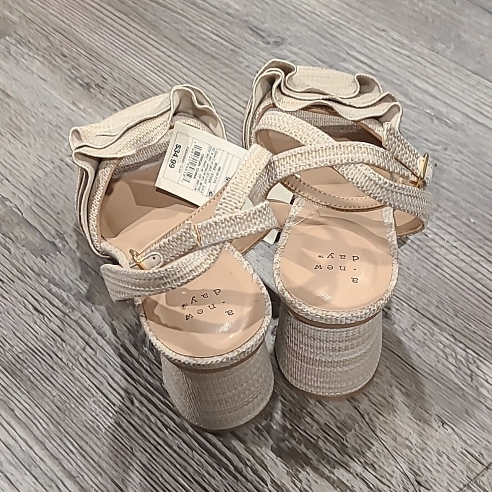 A New Day Stassi Raffia Ruffle Heels Size - Picture 8 of 8